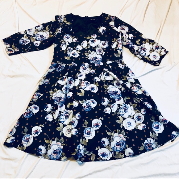 Size 18 city chic fit flare - Picture 4 of 4